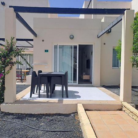 Homeforguest Apartamento Con Terraza Y Piscina En Corralejo Buitenkant foto