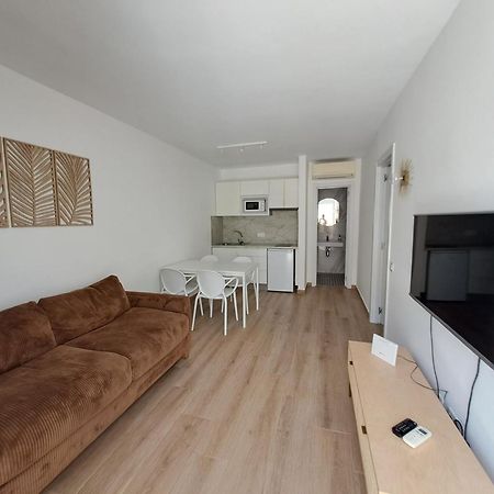 Homeforguest Apartamento Con Terraza Y Piscina En Corralejo Buitenkant foto