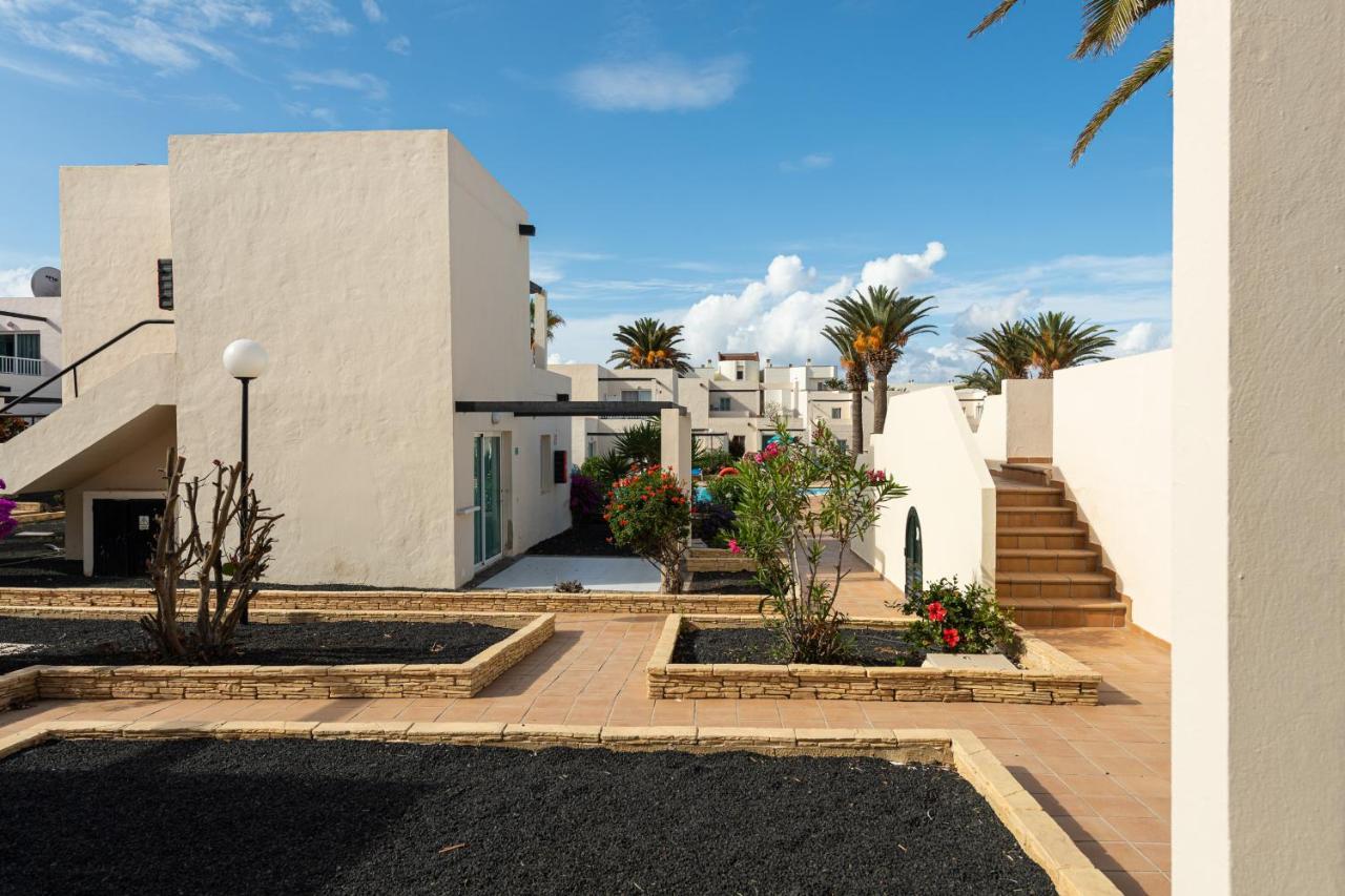 Homeforguest Apartamento Con Terraza Y Piscina En Corralejo Buitenkant foto