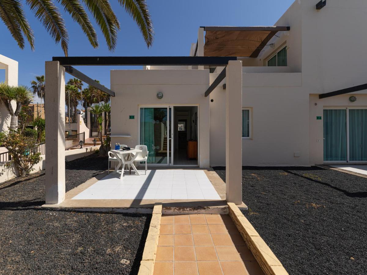 Homeforguest Apartamento Con Terraza Y Piscina En Corralejo Buitenkant foto