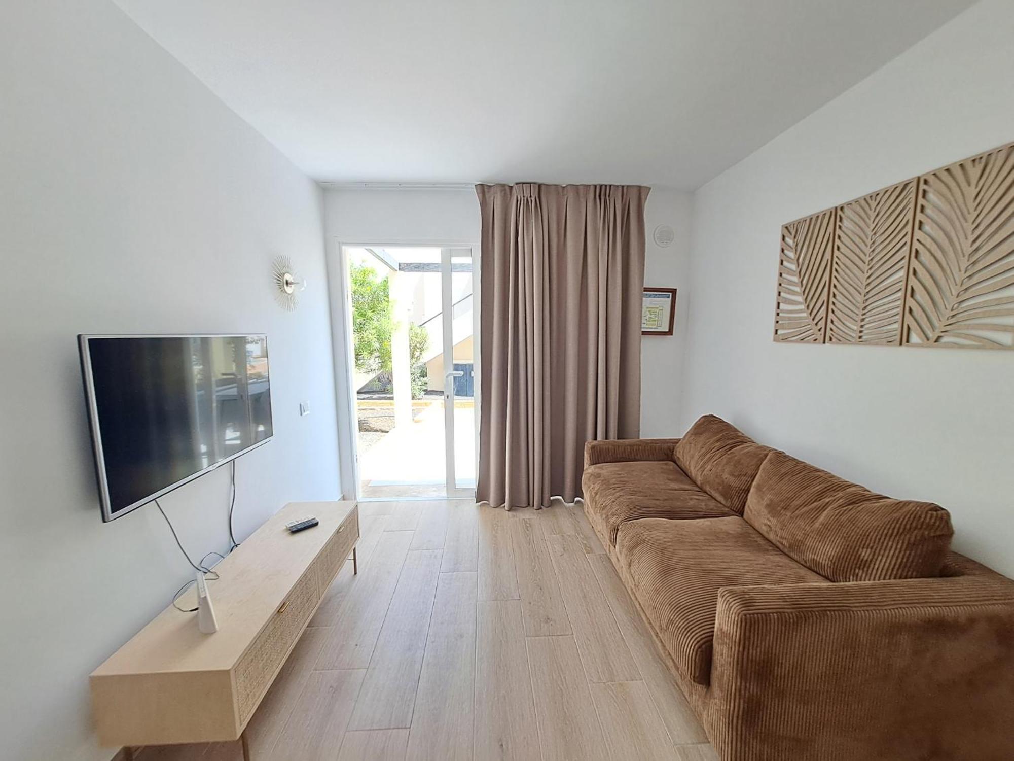 Homeforguest Apartamento Con Terraza Y Piscina En Corralejo Buitenkant foto
