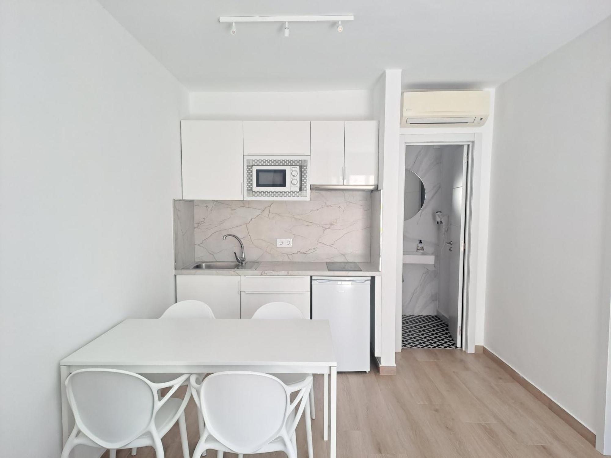 Homeforguest Apartamento Con Terraza Y Piscina En Corralejo Buitenkant foto