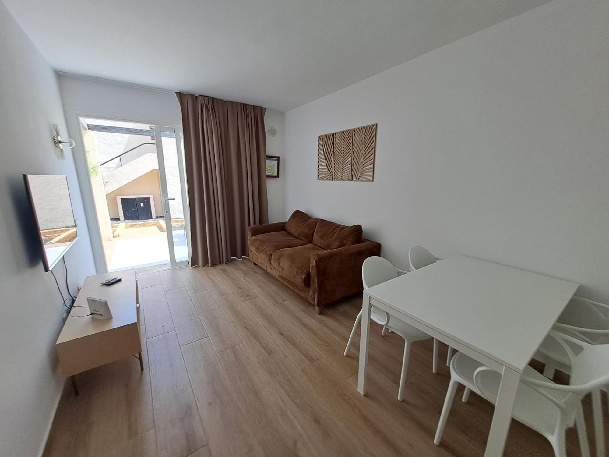 Homeforguest Apartamento Con Terraza Y Piscina En Corralejo Buitenkant foto